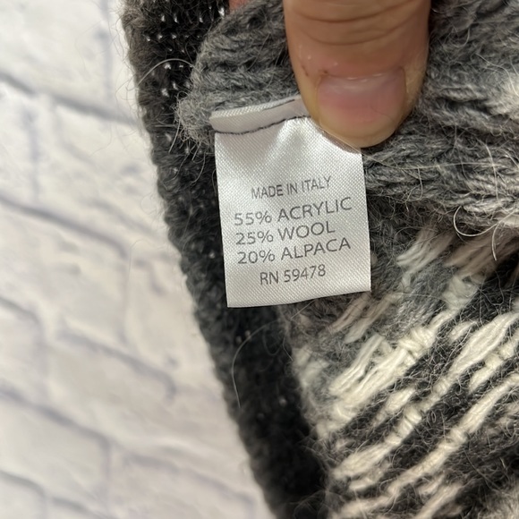 Stambecco Wool Poncho - Picture 5 of 5